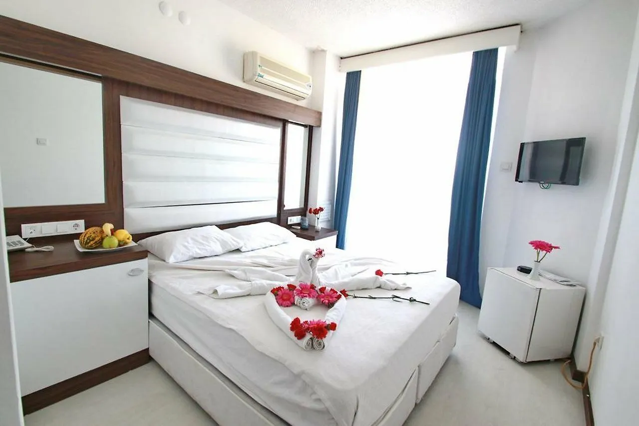 קוסדסי Asena Hotel